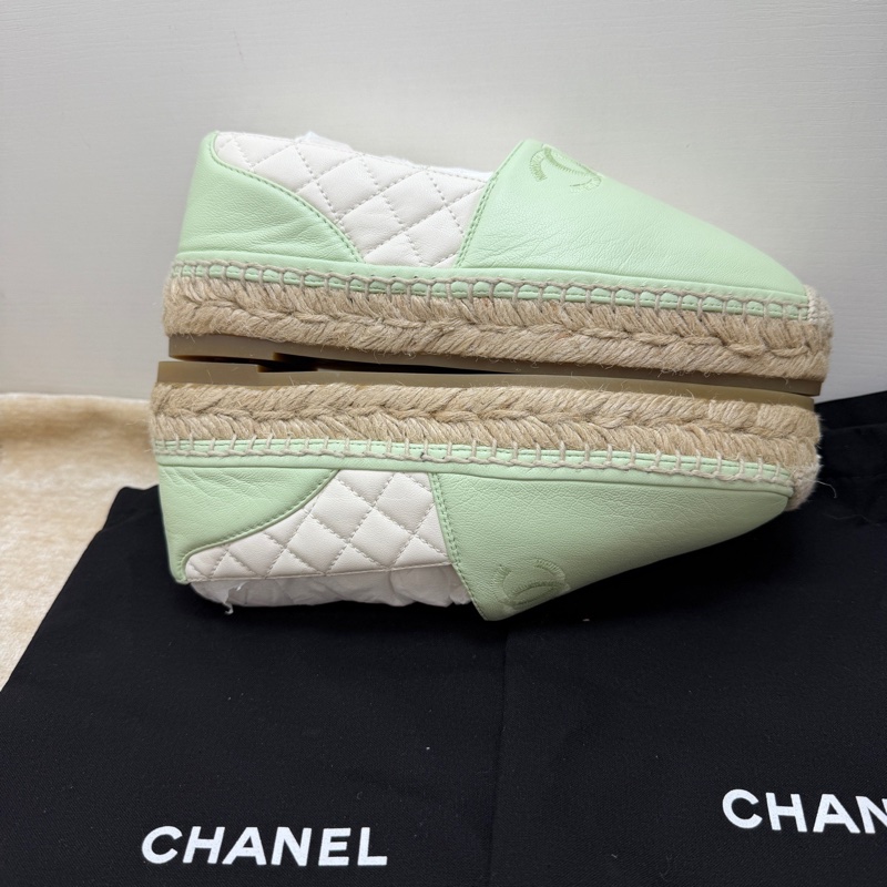 閒置新未使用Chanel 香奈兒 馬卡龍拼白色漁夫鞋  35碼-3