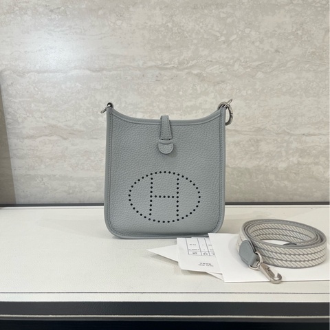 HERMES愛馬仕 Mini+Evelyne聖杯藍配錫器灰肩帶 TC皮 尺寸：16*17*6cm+2