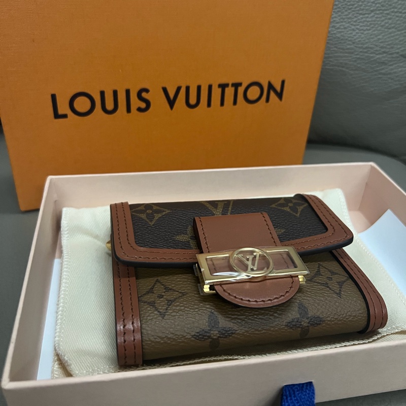 全新 LV Dauphine 短夾-4