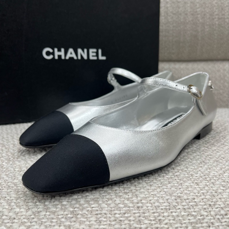 37.5碼全新CHANEL香奈兒 皮革 方頭搭扣 平跟 瑪麗珍鞋 女款 銀色-0
