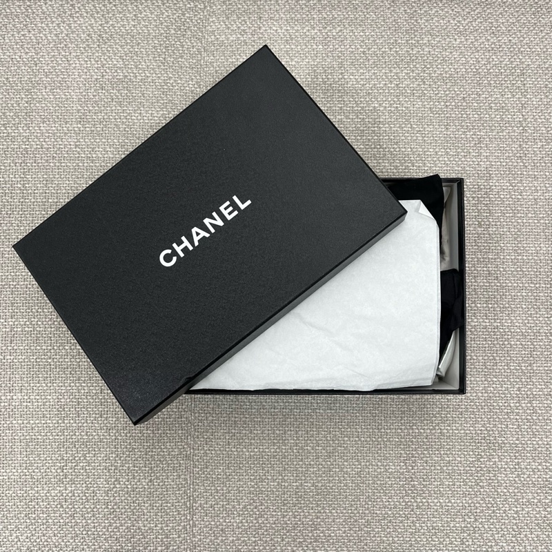 37.5碼全新CHANEL香奈兒 皮革 方頭搭扣 平跟 瑪麗珍鞋 女款 銀色-3