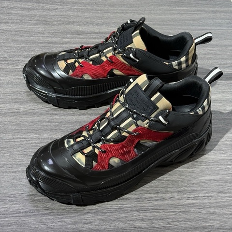 99新 Burberry博柏利 Arthur 減震 低幫 42碼男款 黑色