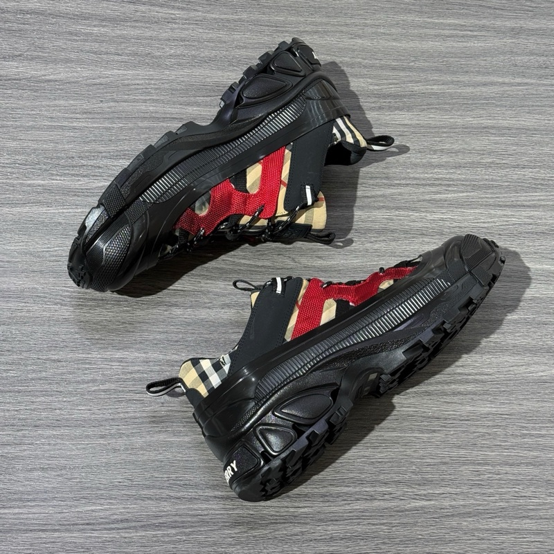 99新 Burberry博柏利 Arthur 減震 低幫 42碼男款 黑色-2