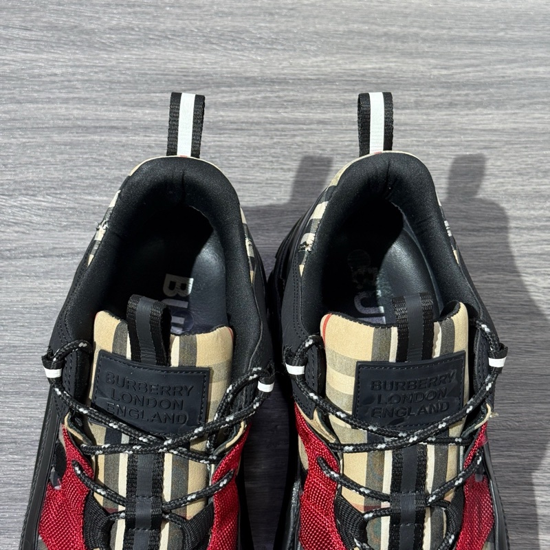 99新 Burberry博柏利 Arthur 減震 低幫 42碼男款 黑色-5