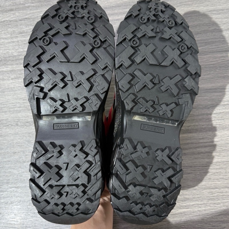 99新 Burberry博柏利 Arthur 減震 低幫 42碼男款 黑色-8