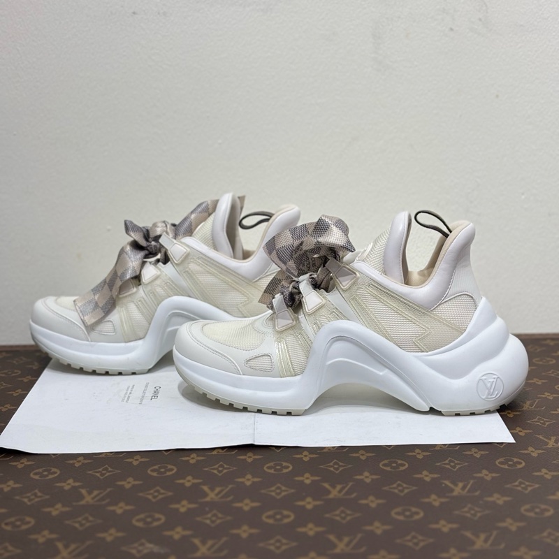 Lv 路易威登 白色老爹鞋 尺碼:37.5碼 無附件 輕微使用-0