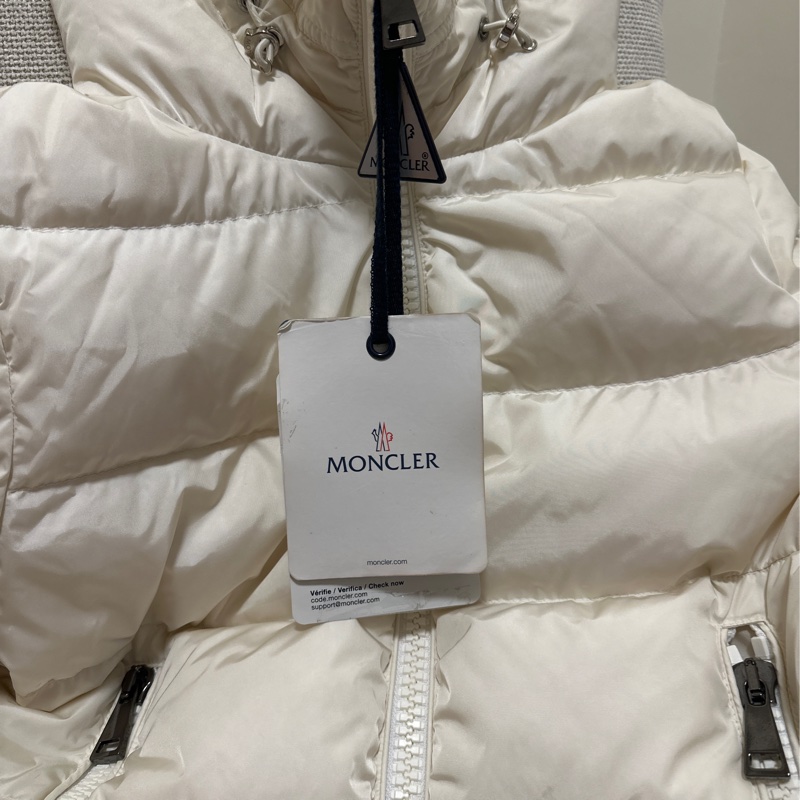 Moncler白色短版荷葉邊羽絨外套-5