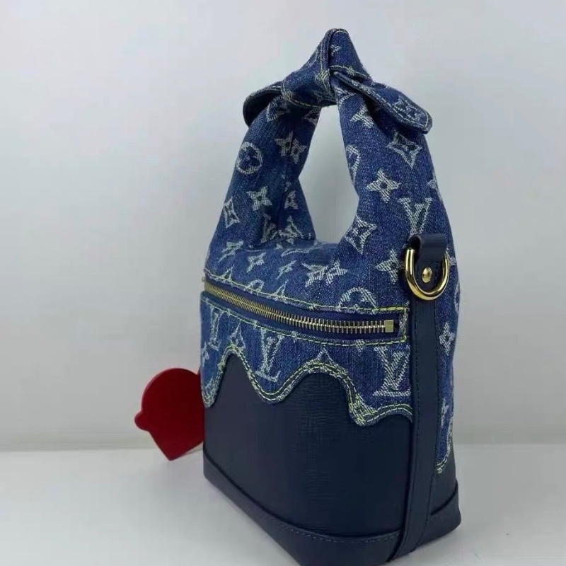 LV Nigo聯名牛仔飯盒包芯片款 28 x 10 x 23 95新 配件肩帶 塵袋-7