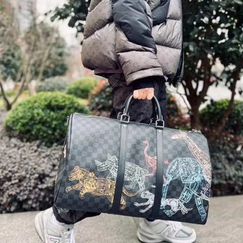 LV經典黑色棋盤格動物園限定 Damier Graphite Stamp 系列kp50行李袋旅行包 50 x 29 x 23  9新 配件鎖鑰匙 塵袋 盒子