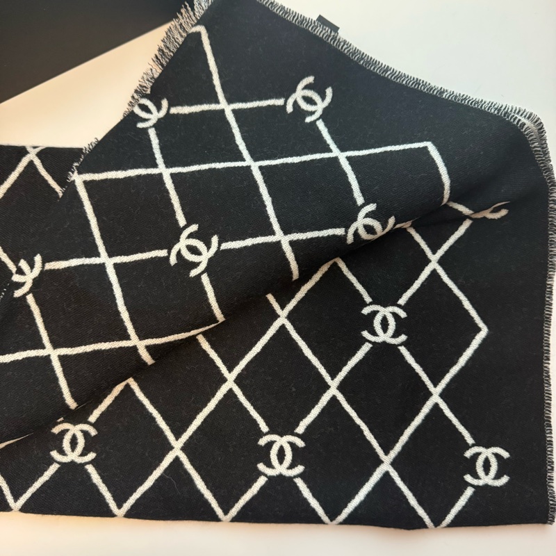 💖Chanel 格紋 字母 圍巾 黑色💖 全新全配-7