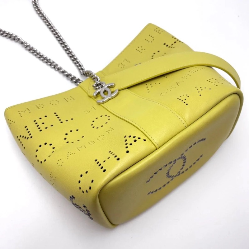 CHANEL小雞黃銀扣鏤空 手提水桶包 19*20*12 9新 配件塵袋-6