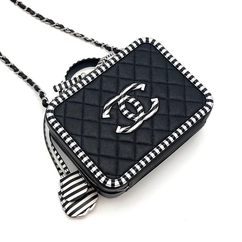 CHANEL 黑白斑馬紋荔枝牛 手提肩背相機包21*16*8 9新 配件盒子卡冊購證保卡毛氈布鎖鑰匙-6