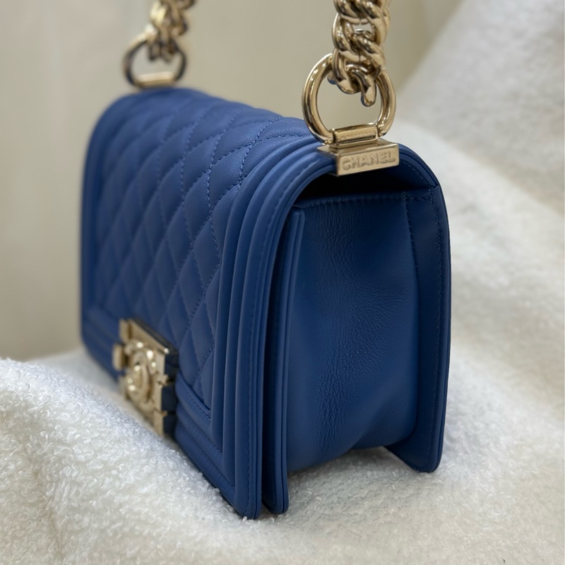 (包況新)Chanel boy20 藍金 牛皮 專櫃二十幾萬-3