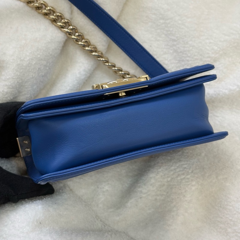 (包況新)Chanel boy20 藍金 牛皮 專櫃二十幾萬-6