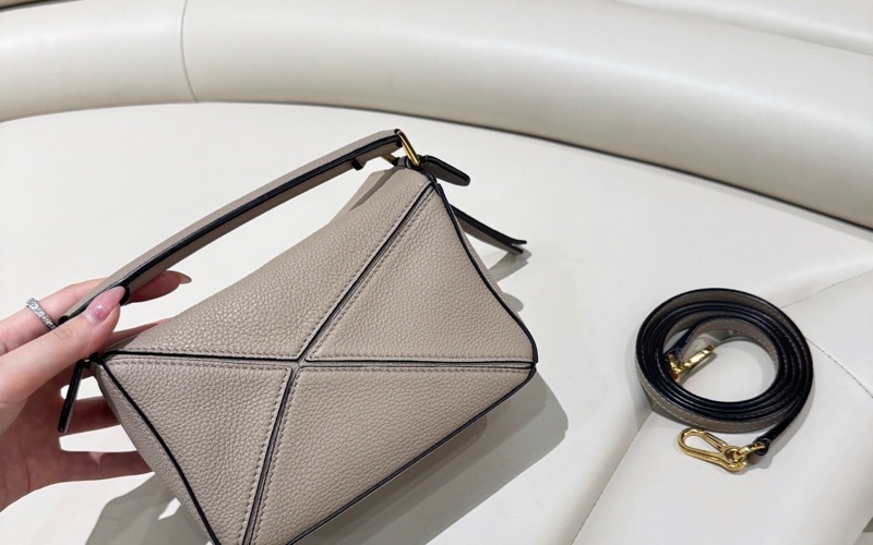 99新Loewe羅意威 幾何包 沙色puzzle mini-1