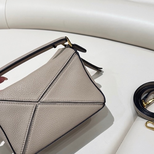 99新Loewe羅意威 幾何包 沙色puzzle mini-7