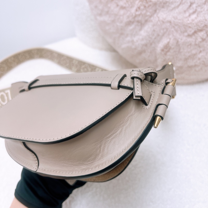 Loewe gate dual mini 沙色馬鞍包-8