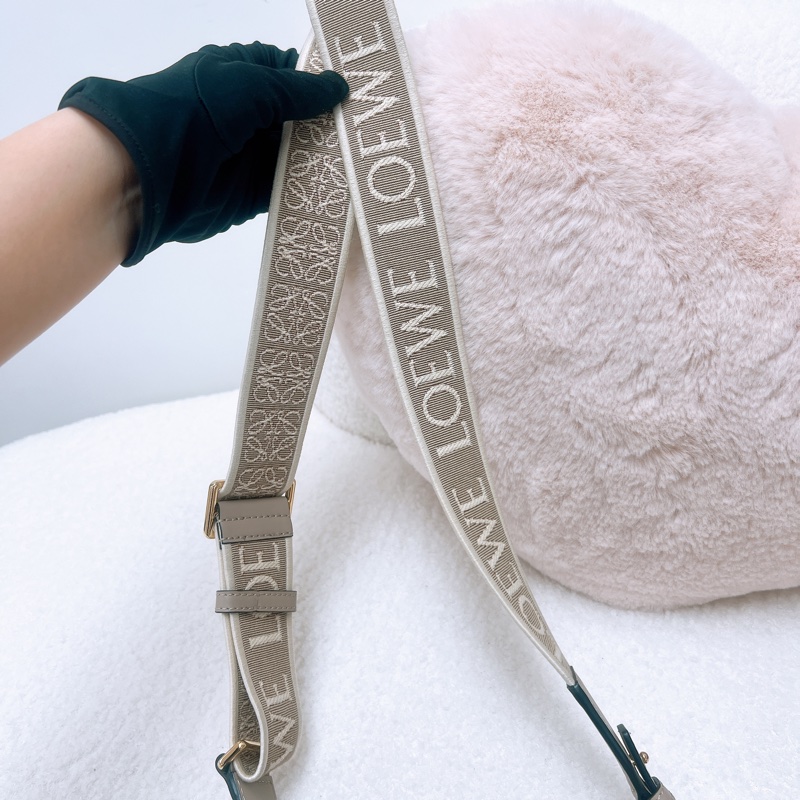 Loewe gate dual mini 沙色馬鞍包-12