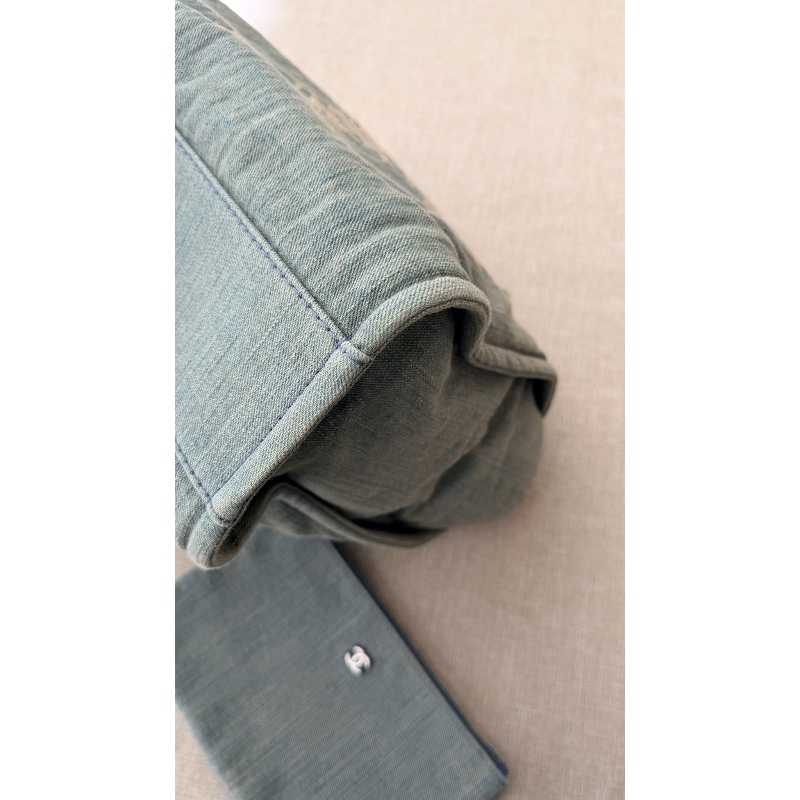 CHANEL 「現貨」牛仔銀釦子母手提肩背沙灘包 33*29*13 9新 配件塵袋-12