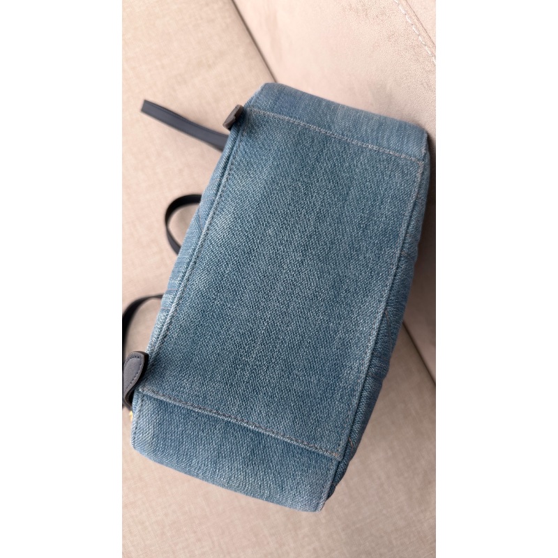 Gucci 「現貨」牛仔珍珠後背包 95新  配件塵袋  23.5*25*11-14