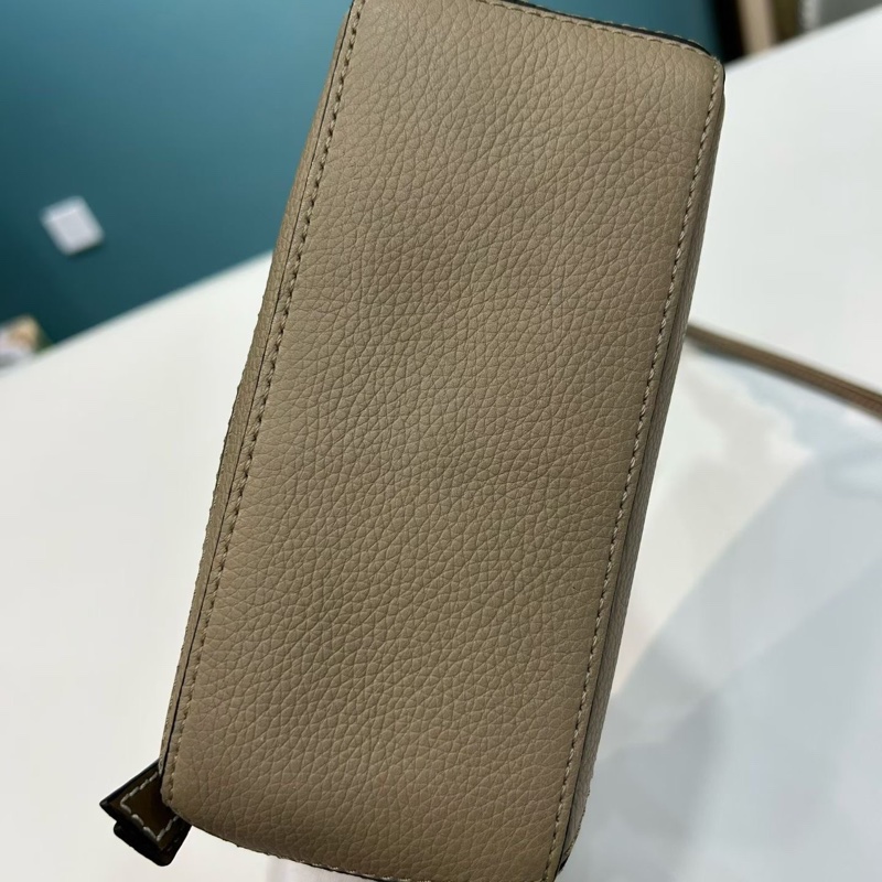 LOEWE 羅意威Puzzle mini奶茶色幾何包拼接設計可拆卸肩帶拉鍊開合可手提單肩斜挎 尺寸:18*12.5*7cm-4