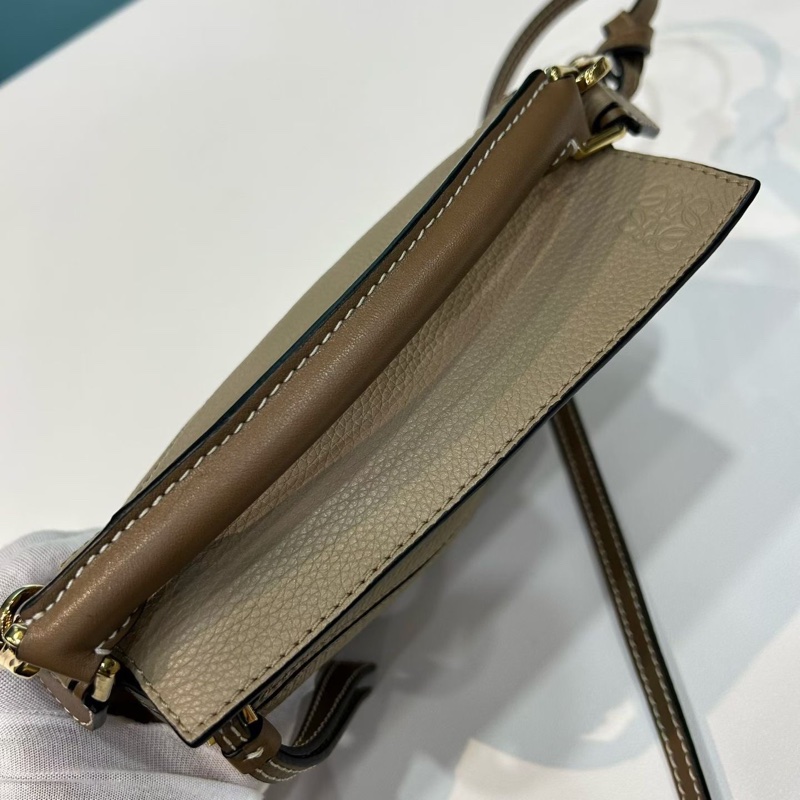 LOEWE 羅意威Puzzle mini奶茶色幾何包拼接設計可拆卸肩帶拉鍊開合可手提單肩斜挎 尺寸:18*12.5*7cm-6