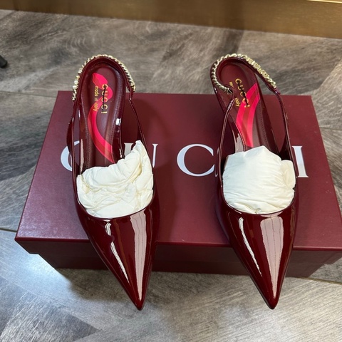 全新 Gucci 古馳 Signoria 全皮金色logo 尖頭鞋 包頭涼鞋 跟高4cm 摩登復古 37碼