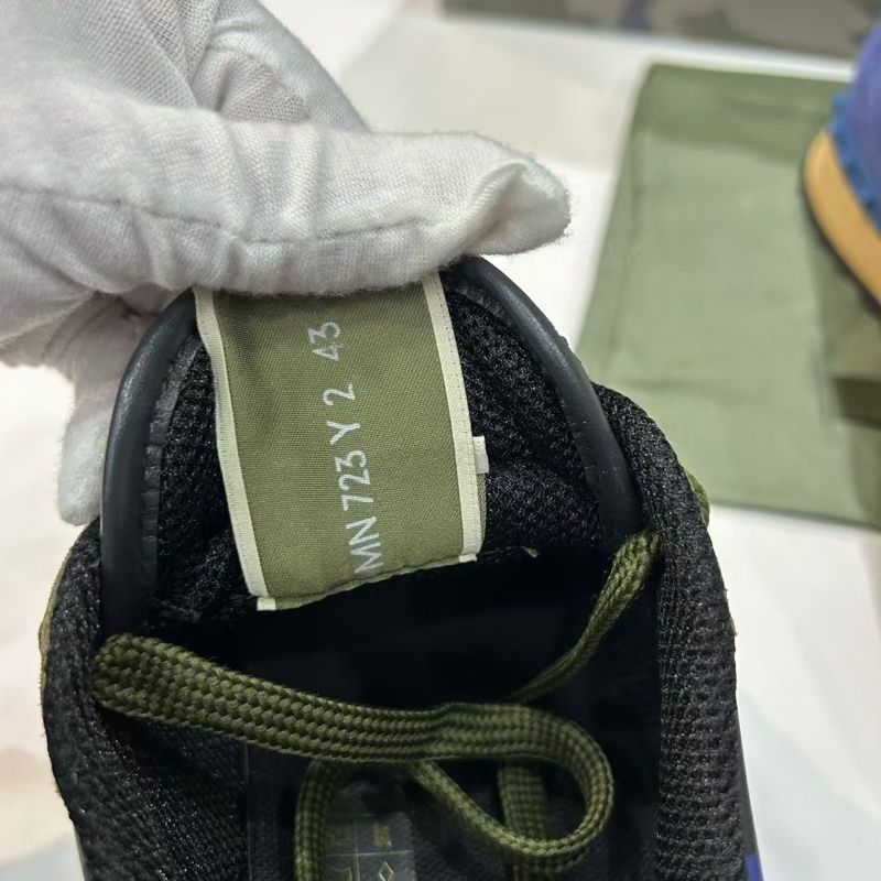 Valentino華倫天奴迷彩運動鞋 尺寸43碼 附件有塵袋 。-6