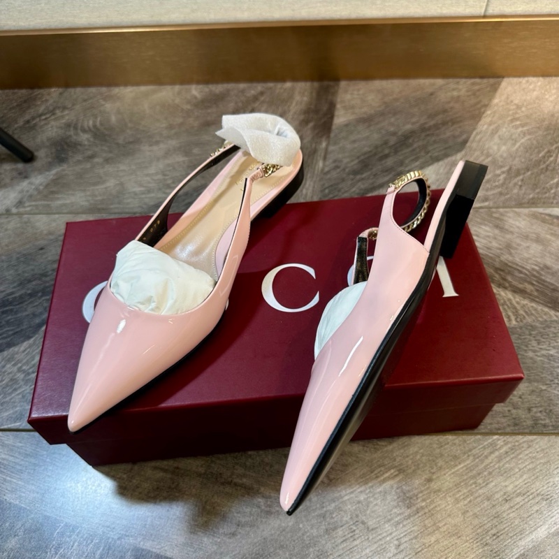 閒置未使用 Gucci 古馳 新款粉色漆皮金色logo尖頭鞋 包頭涼鞋 摩登復古 上腳超美 女人味十38.5-4