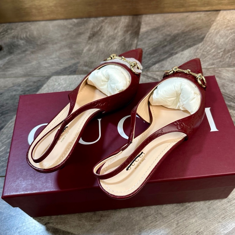 全新 Gucci 古馳 全皮logo壓花1955 尖頭小跟鞋 包頭涼鞋 跟高4.5cm 摩登復古 女38碼-4