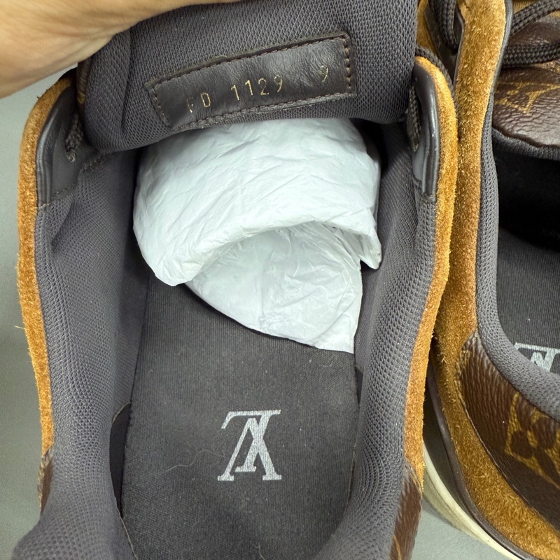 LV路易威登/41碼男鞋Louis Vuitton  1A5UR6-3