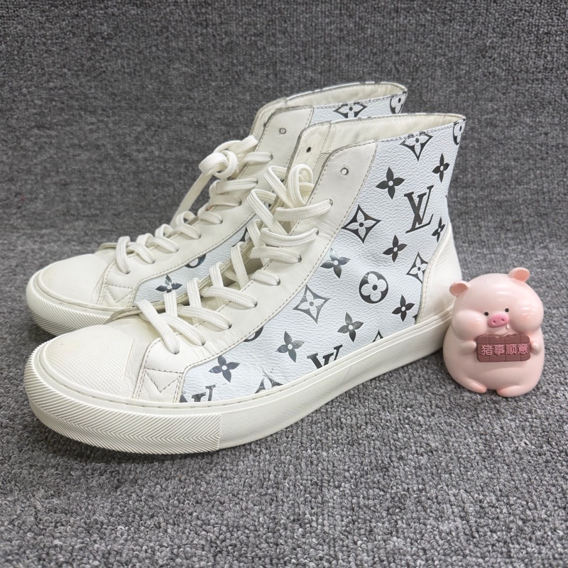 路易威登/Louis Vuitton  /1A8KH7男生高幫炫彩板鞋 尺碼：41.5碼-0