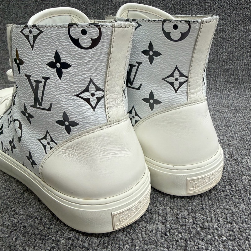 路易威登/Louis Vuitton  /1A8KH7男生高幫炫彩板鞋 尺碼：41.5碼-3
