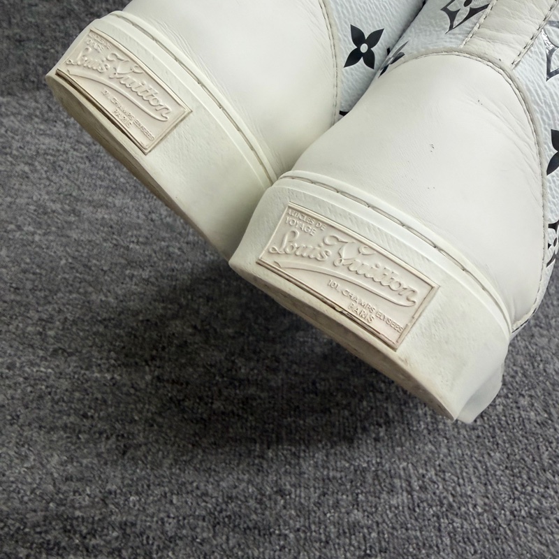 路易威登/Louis Vuitton  /1A8KH7男生高幫炫彩板鞋 尺碼：41.5碼-5