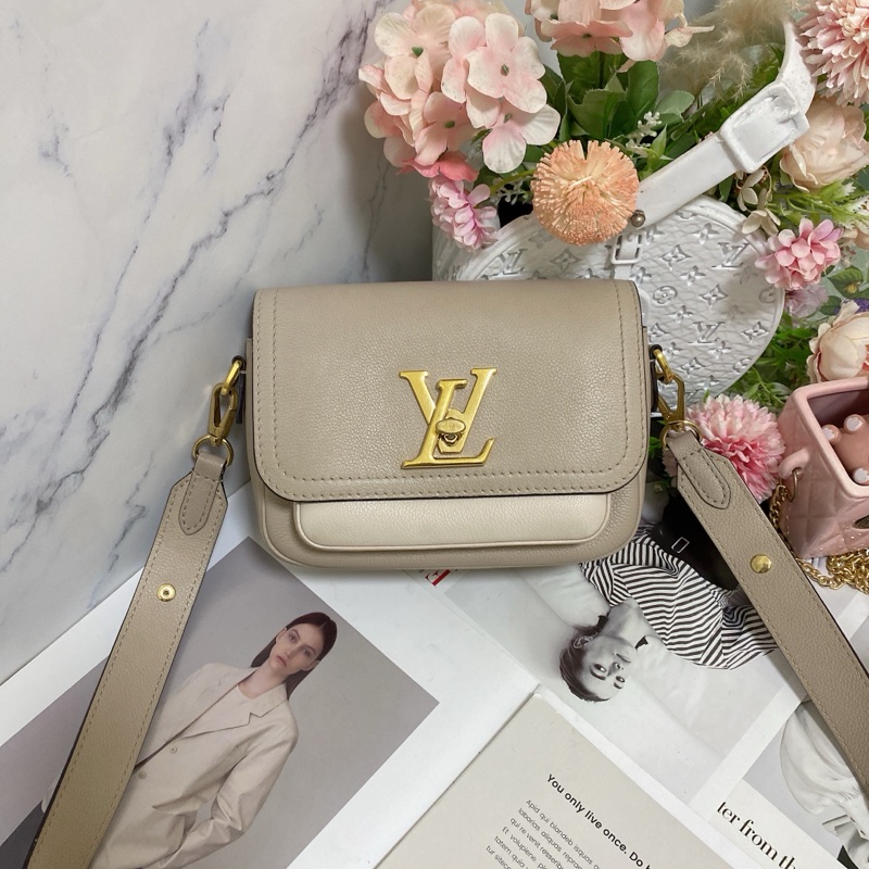 LV M58554 雙肩帶郵差包 奶茶 芯片款🏅-5