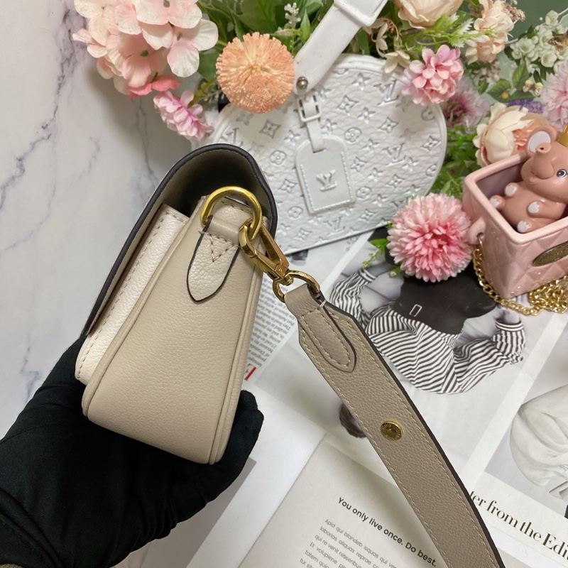 LV M58554 雙肩帶郵差包 奶茶 芯片款🏅-9