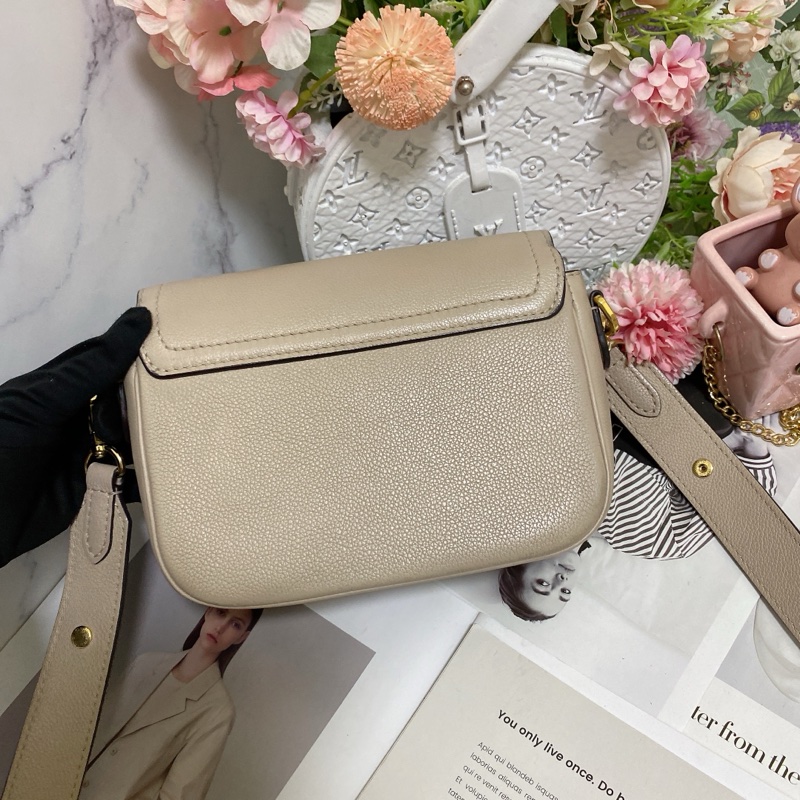 LV M58554 雙肩帶郵差包 奶茶 芯片款🏅-11