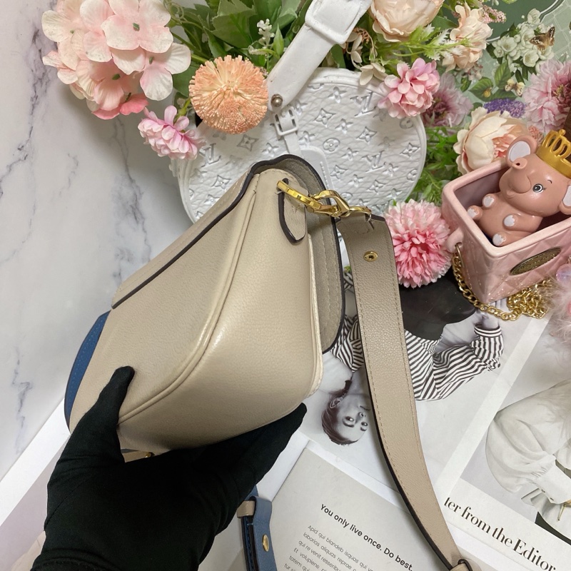 LV M58554 雙肩帶郵差包 奶茶 芯片款🏅-14