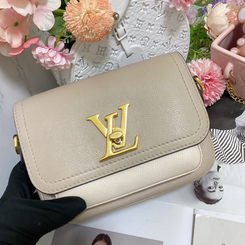 LV M58554 雙肩帶郵差包 奶茶 芯片款🏅-18