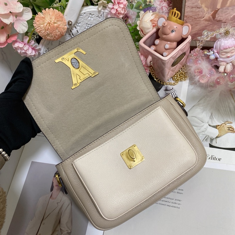 LV M58554 雙肩帶郵差包 奶茶 芯片款🏅-19