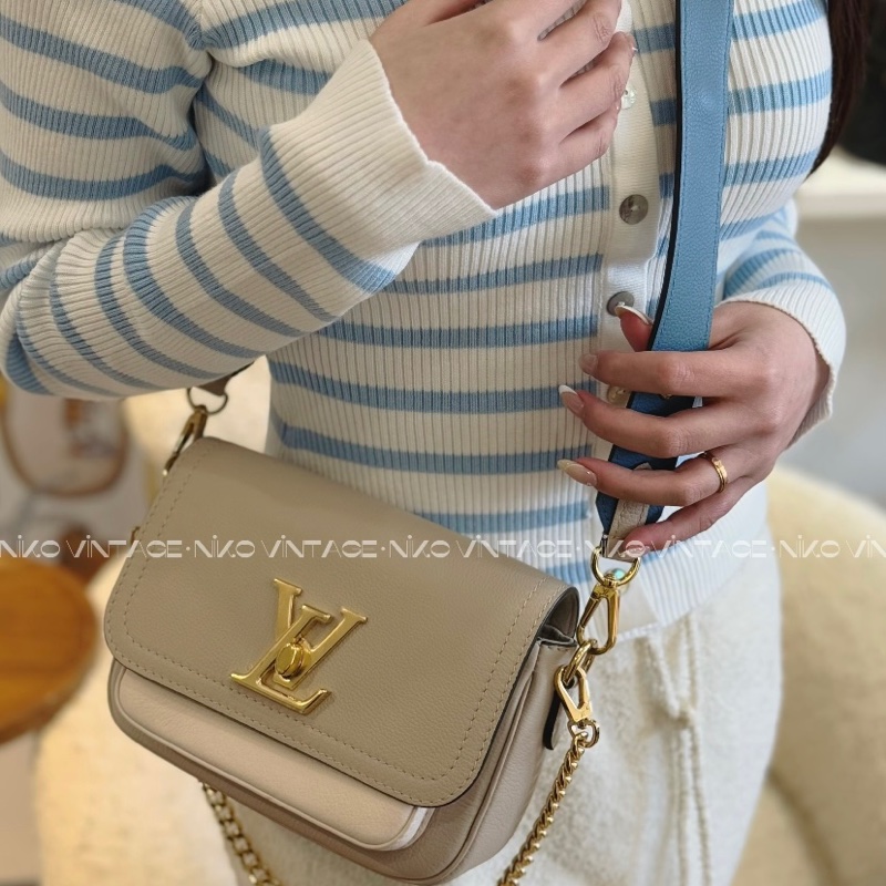 LV M58554 雙肩帶郵差包 奶茶 芯片款🏅-33