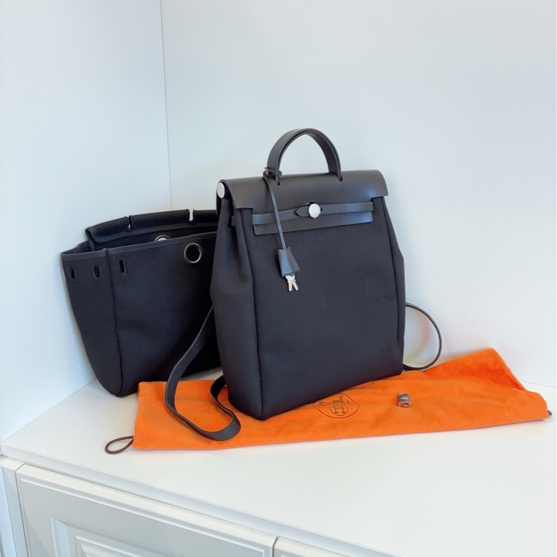 ✨Hermes Herbag 全黑銀扣 後背包 秒賣的款式🤍-4