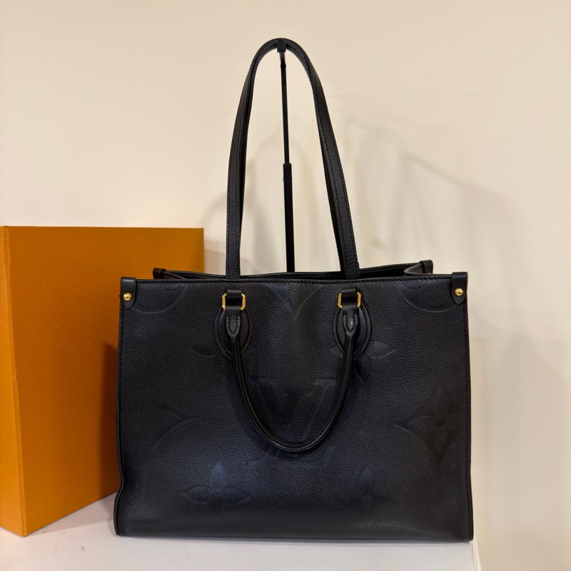 #僅一顆全網最低💰 #櫃上在售10多萬 Lv On-The-Go 中號全黑壓紋-4