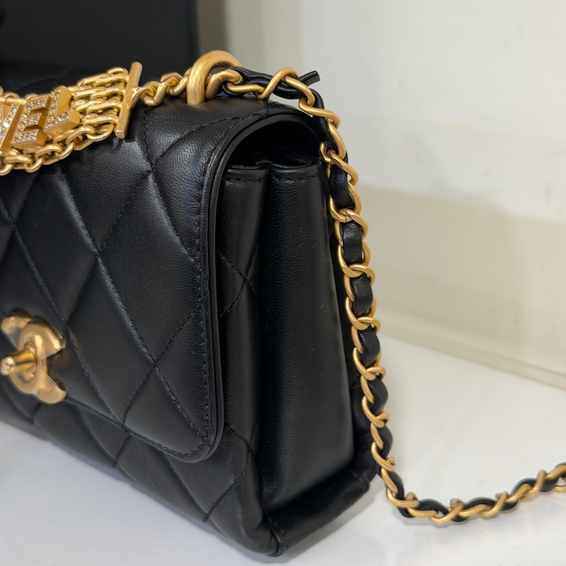 #閒置帶膜 #全配送禮超精緻✨ 香奈兒黑金字母小方胖CF 芯片款-7