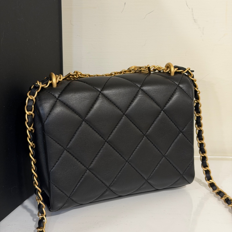 #閒置帶膜 #全配送禮超精緻✨ 香奈兒黑金字母小方胖CF 芯片款-9