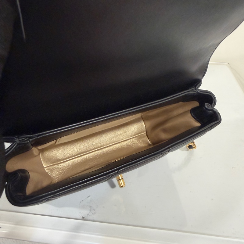 #閒置帶膜 #全配送禮超精緻✨ 香奈兒黑金字母小方胖CF 芯片款-14