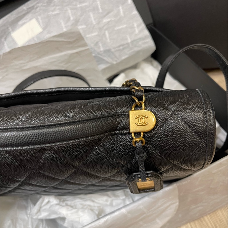 香奈兒絕版22K荔枝牛皮書包後背包(男女都可以)-18