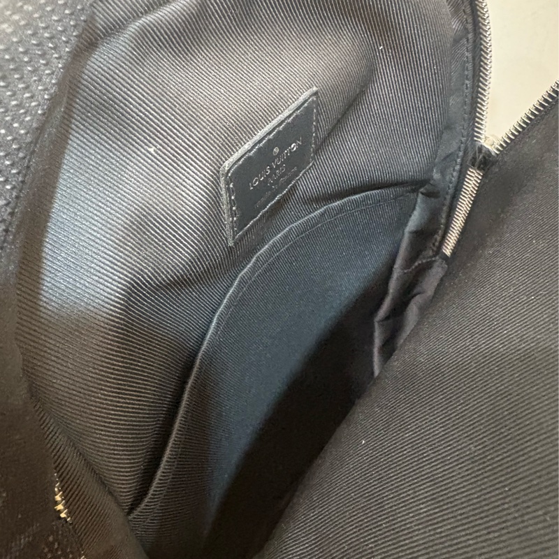 LV 黑灰棋盤雙口袋胸口/斜背包 出清特價-5