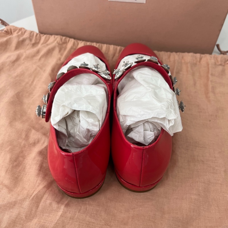 99新繆繆/Miumiu 紅色水鑽瑪麗珍漆皮鞋 36碼 附件;盒子-2