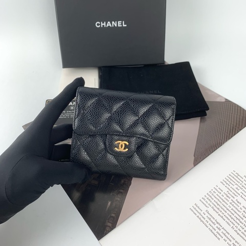 Chanel荔枝皮黑金短夾